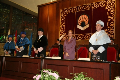 El acto concluye con la interpretacin del Gaudeamus Igitur 