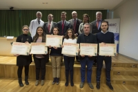 Foto de familia de autoridades y premiados