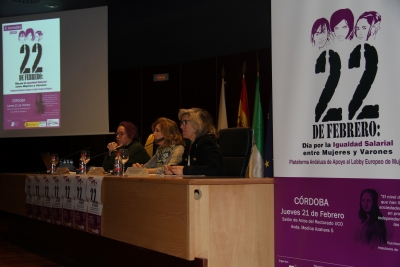 De izquierda a derecha, Silvia Buabent, Rosario Mrida y Rafaela Pastor durante la inauguracin de las jornadas