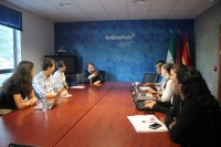 El director general de Rabanales 21,Juan Ramn Cuadros, con los alumnos del programa de prcticas 